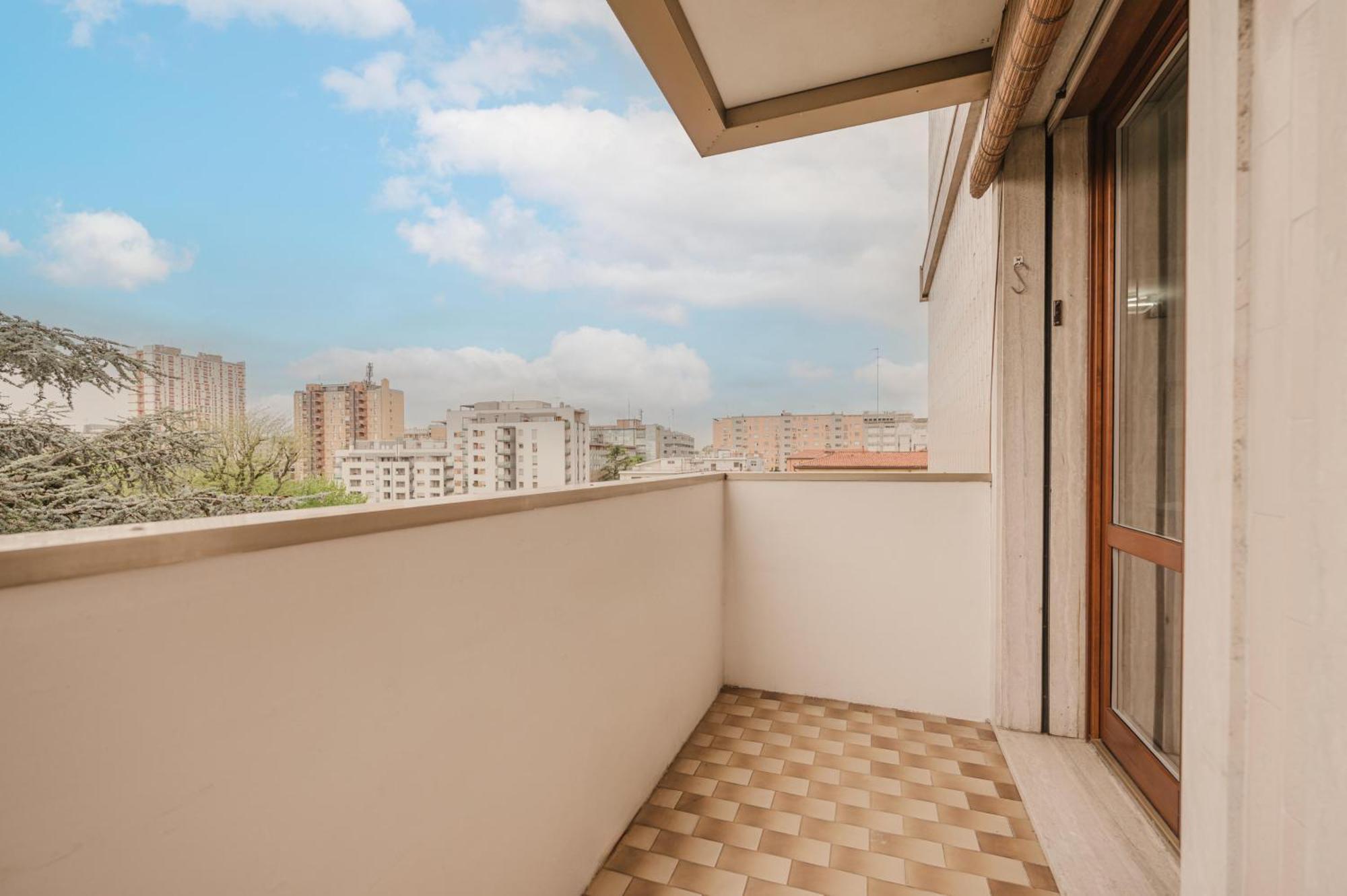 Viky Flat - 15 Min From & Free Parking *